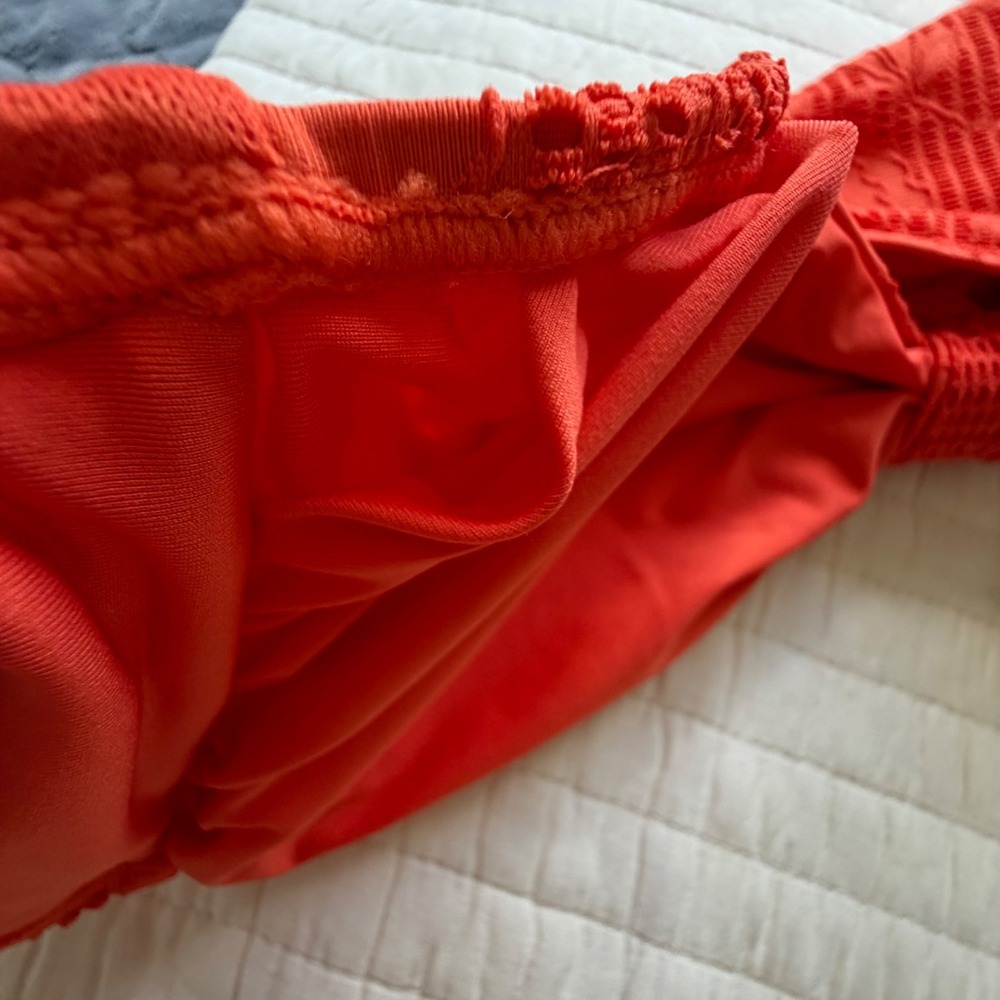 Gianni Bini Shea Leigh Mills Red Lace Bikini Set Bandeau Halter Large - Picture 10 of 12